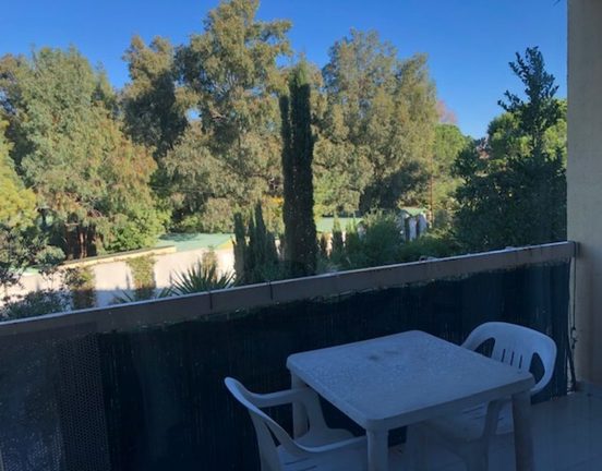 Studio avec balcon