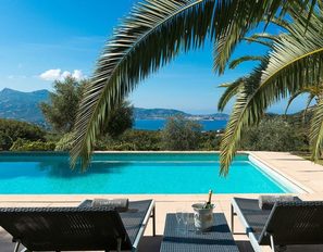 palmeraie-piscine-view