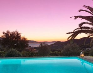 palmeraie-pool-sunset