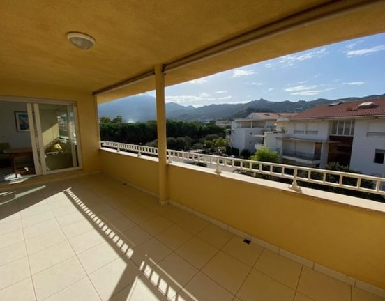 Beau T3 avec terrasse et garage - Calvi centre