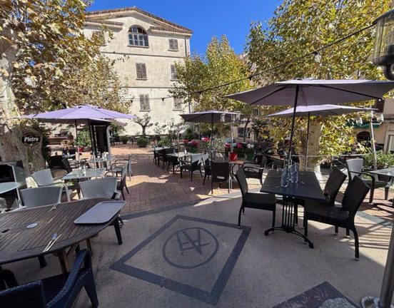 Restaurant 250 couverts avec terrasse